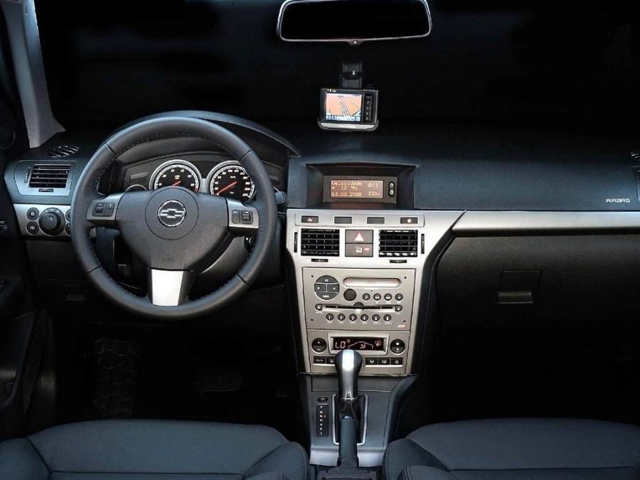  Chevrolet Vectra GT 2007 года  (фото 8 из 10)